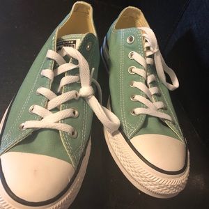 Converse Chuck Taylor’s  women’s 10 men’s 8 Teal